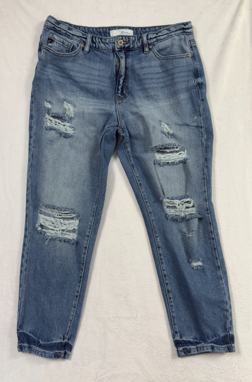 KanCan High Rise Boyfriend Jeans Size 11 KC8570M Cut 37575 Distressed